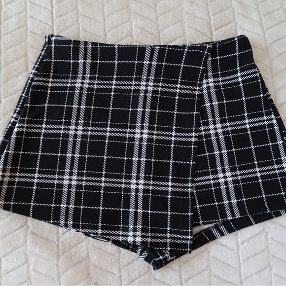 Shein Plaid Skort - Picture 2 of 6
